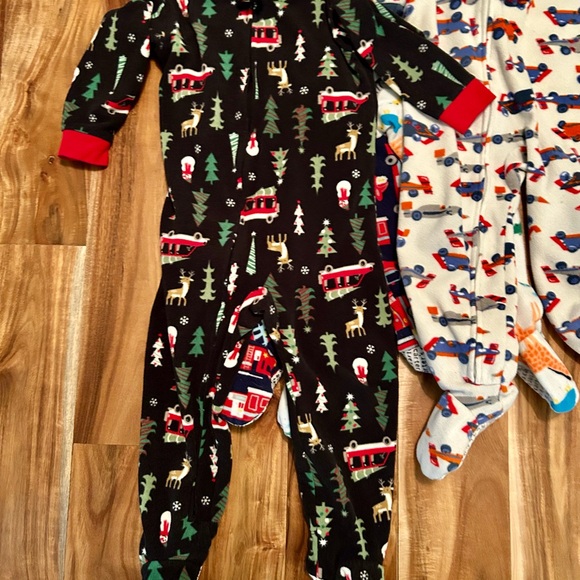 Carter’s fleece boys pajamas 24 months - Picture 5 of 8